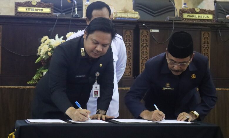 Pemprov Kalsel Bersama DPRD Setujui Dua Raperda Menjadi Perda