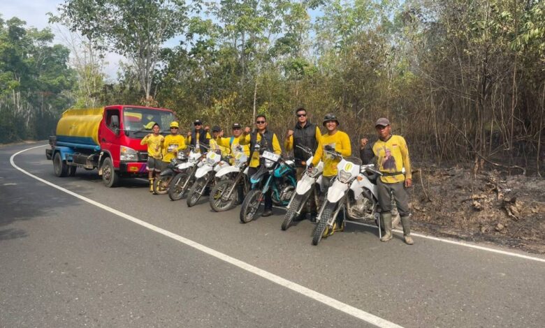 Tim Pasukan Elang Darat Padamkan Karhutla di Gunung Kupang