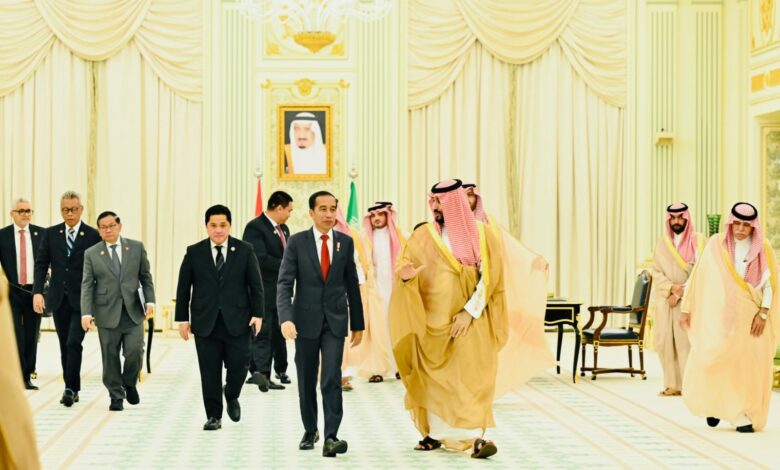 Presiden Jokowi Bertemu dengan PM Arab Saudi di Istana Al-Yamamah