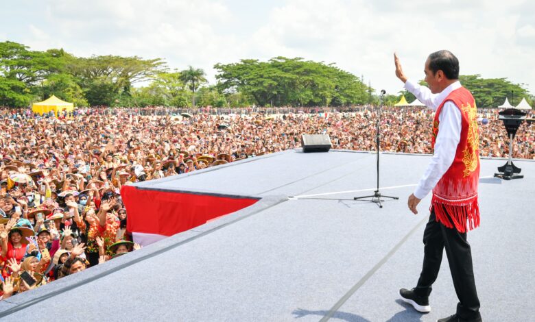 Presiden Jokowi Hadiri Festival Dahau di Kutai Barat