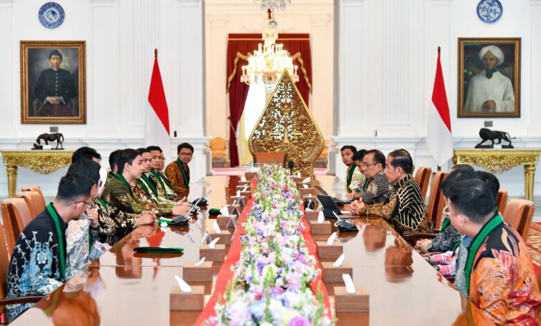 Presiden Jokowi Terima Kunjungan PB HMI di Istana Merdeka