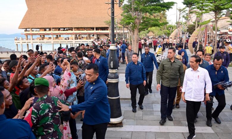 Tiba di Kota Kupang, Presiden Jokowi Sapa Warga di Kawasan Pantai Kelapa Lima