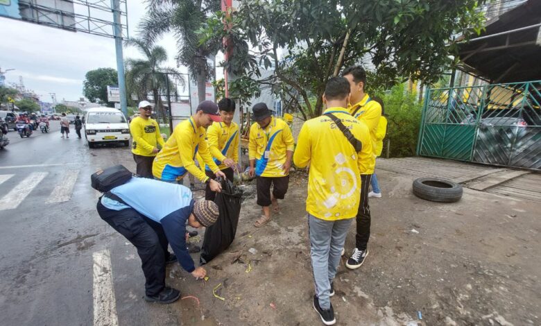 Diskominfo Kalsel Berpartisipasi pada Aksi Bersih-Bersih Pasca Haul Guru Sekumpul