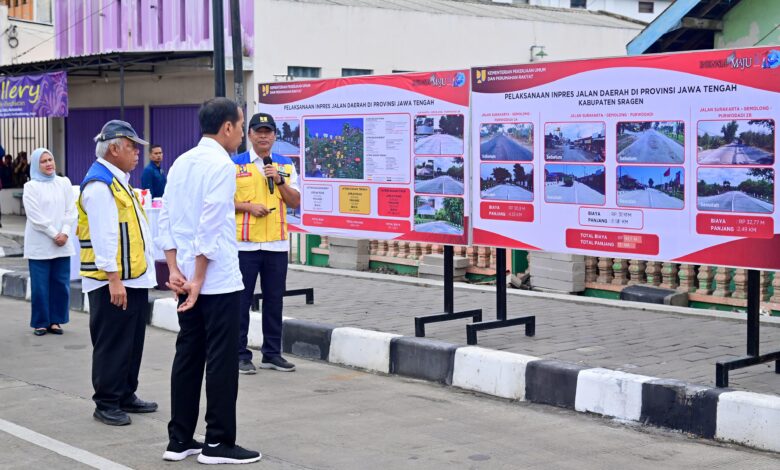 Presiden Jokowi Tinjau Ruas Jalan Surakarta-Gemolong-Purwodadi