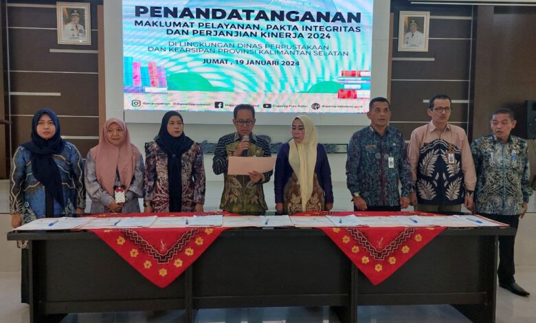 Dispersip Kalsel Lakukan Penandatanganan Maklumat Pelayanan, Pakta Integritas dan PK 2024