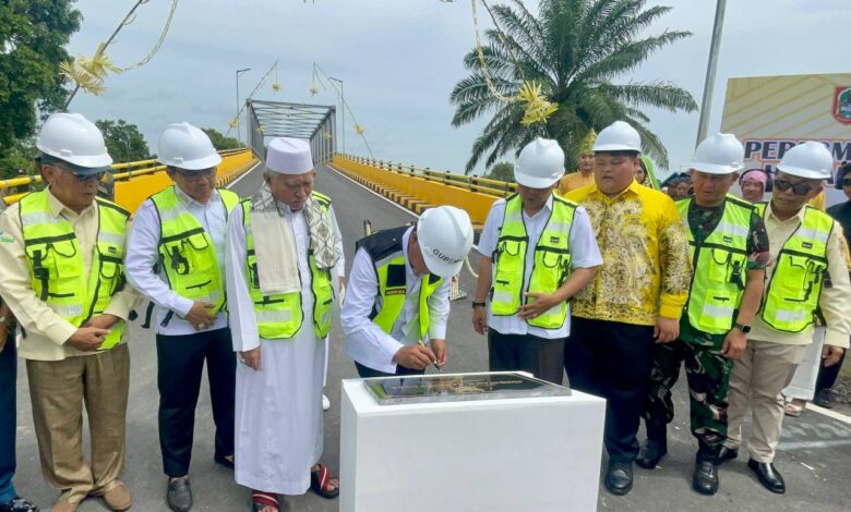 Perlancar Arus Perekonomian Masyarakat, Gubernur Kalsel Resmikan Jembatan H Sahbirin Noor