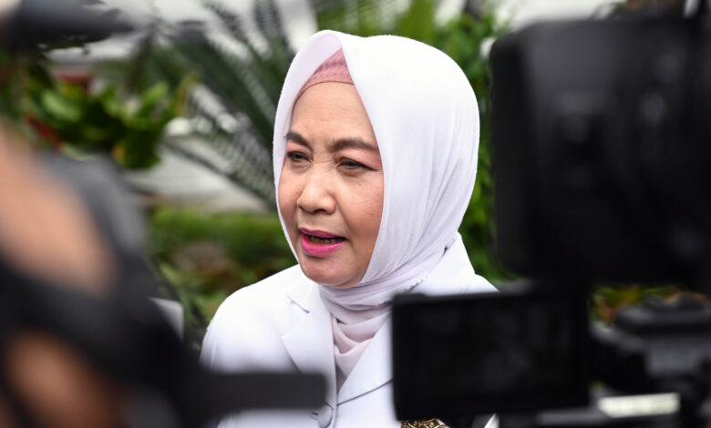 Kepala BMKG Dwikorita Karnawati memberikan keterangan pers usai menghadiri rapat di Kompleks Istana Kepresidenan Jakarta, Selasa (27/02/2024). (Foto: Humas Setkab/Agung)