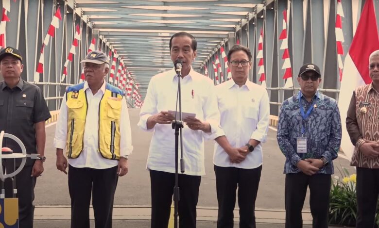 Presiden Jokowi Resmikan Duplikasi Jembatan Kapuas I