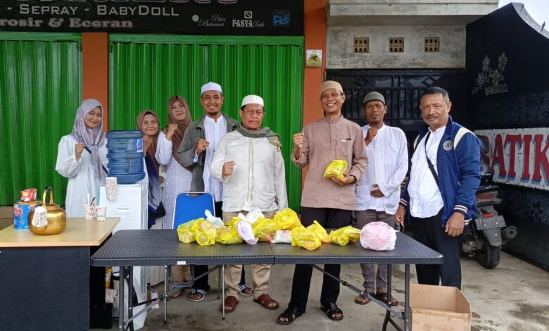 Diskominfo Kalsel Turut Berpartisipasi Dirikan Warung Gratis di Haul Datu Kelampayan