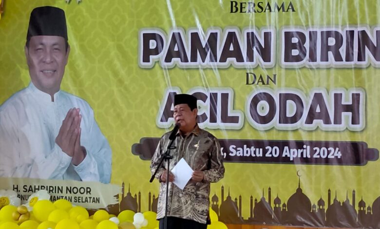 Gubernur Kalsel Bagikan Bantuan Pendidikan